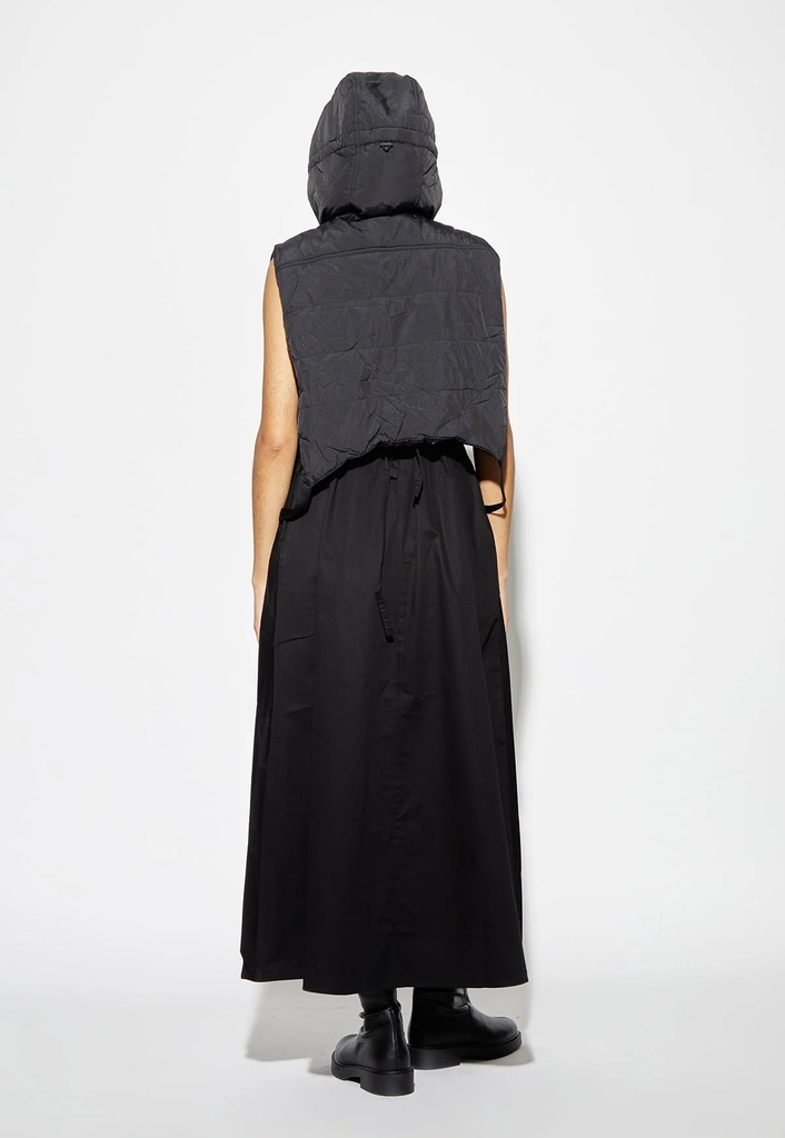 Embassy of Bricks and Logs vesti Hixon Hood Black