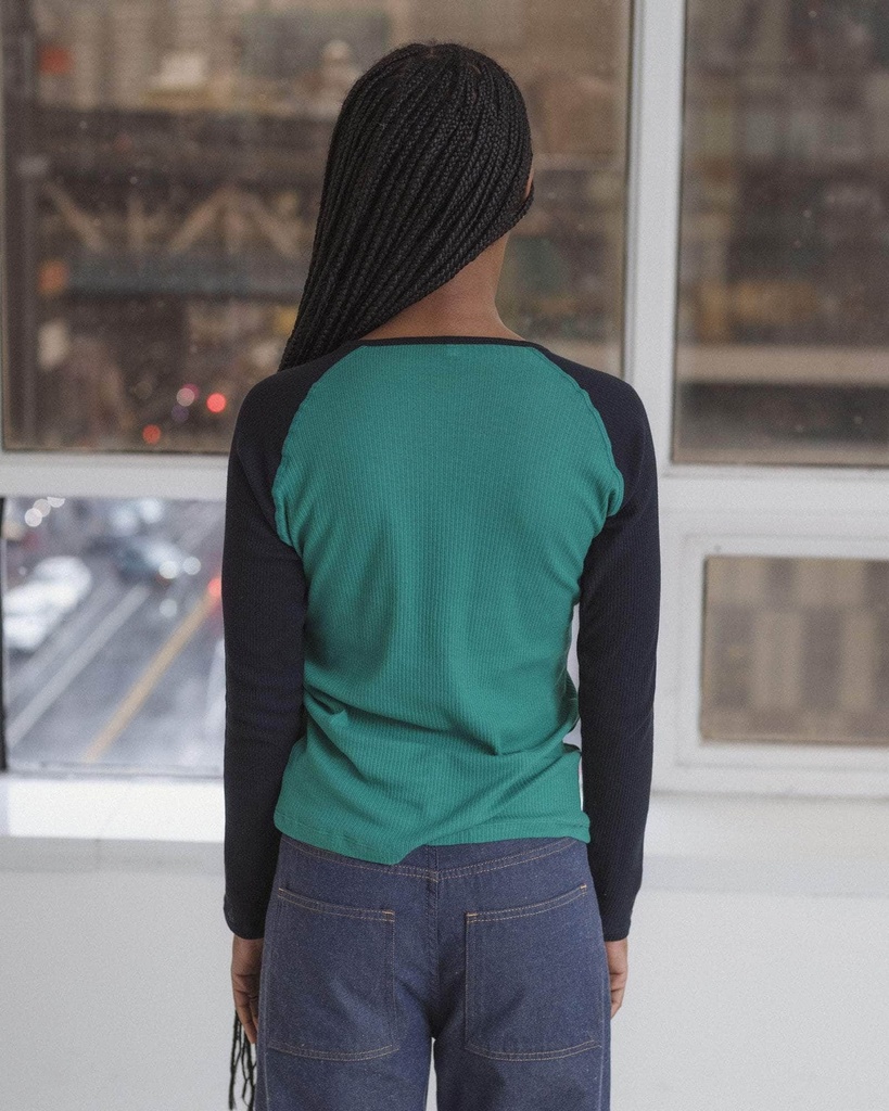 Baserange Toppur Gene Long sleeve Mira green / Navy