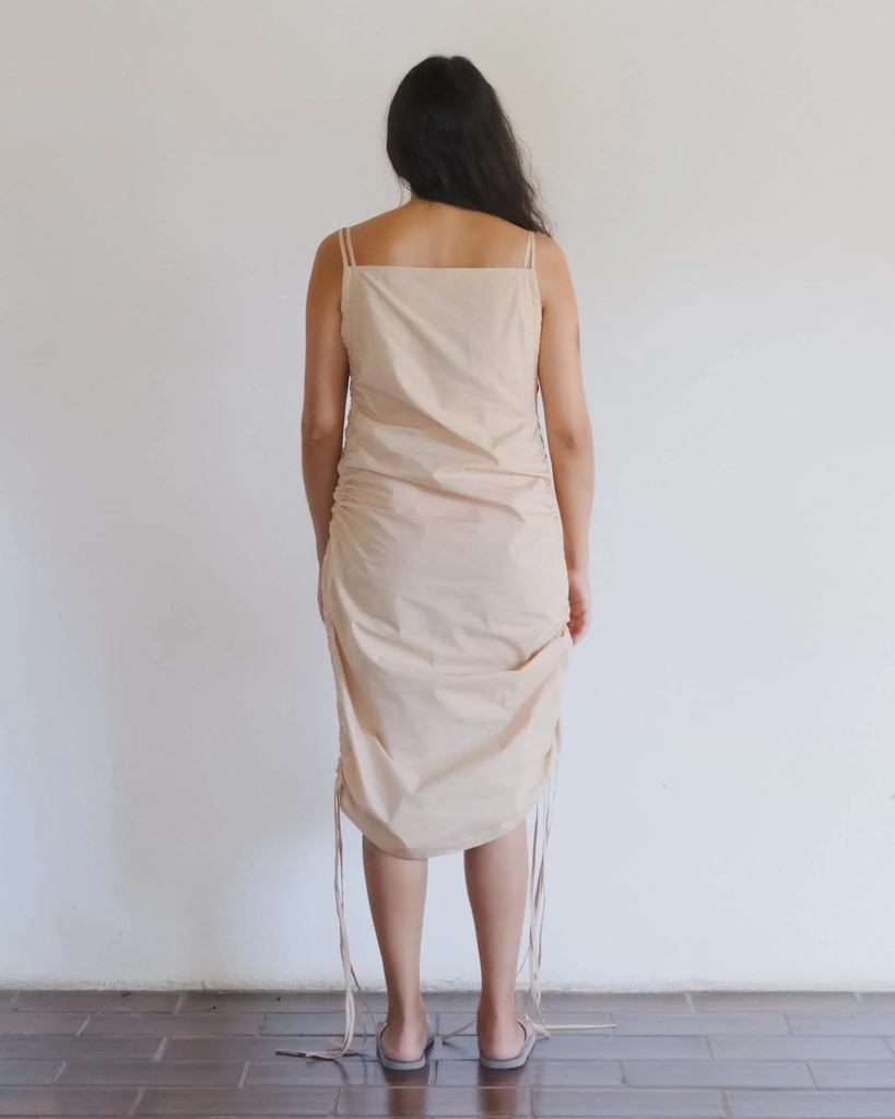 Baserange Kjóll Pictorial Dress Andradita Sand