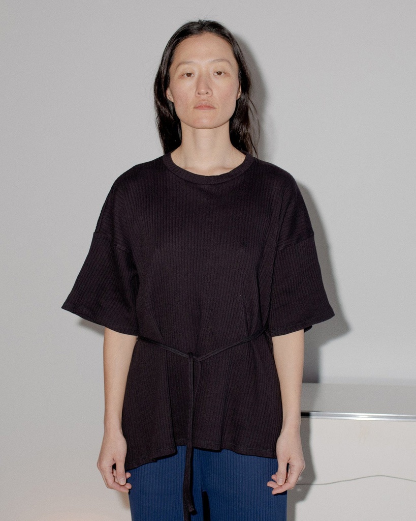 Baserange Toppur Shaw Tee black