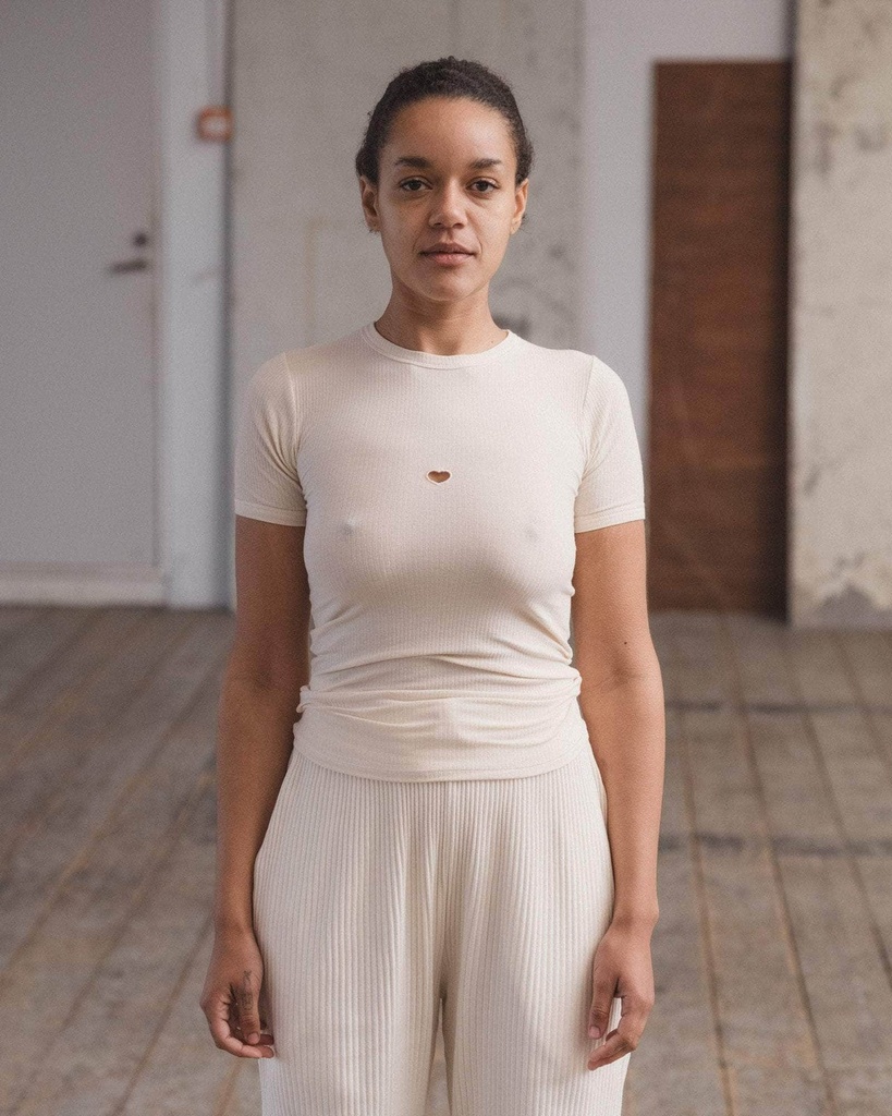 Baserange toppur Heart short sleeve Undyed