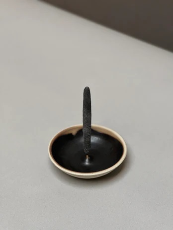 Incausa reykelsis standur Stoneware Holder - Black