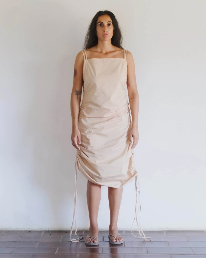 Baserange Kjóll Pictorial Dress Andradita Sand